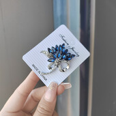 Νέο πολυτελές σχέδιο μπλε κρυστάλλινε καρφίτσες για γυναίκες με ένθετες καρφίτσες από στρας Κοσμήματα Αξεσουάρ ρούχων Δώρο