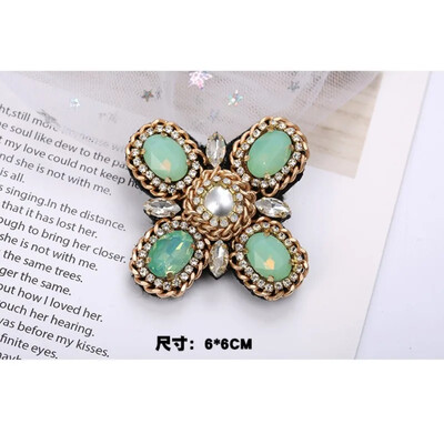 Κομψή Γεωμετρική Κρυστάλλινη Πέτρινη Τετράγωνη Συμμετρική Καρφίτσα Μπλε Πράσινη Μεγάλη Καρφίτσα από στρας Σταυρός με Κλιπ για γυναίκες