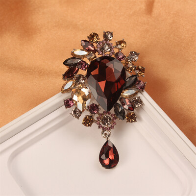 Bájos vintage páva szivárvány medve tündér brossok zöld kristály barokk palota fűző fényes kitűzők parti bankett ékszerek