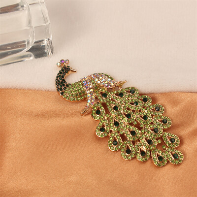 Bájos vintage páva szivárvány medve tündér brossok zöld kristály barokk palota fűző fényes kitűzők parti bankett ékszerek