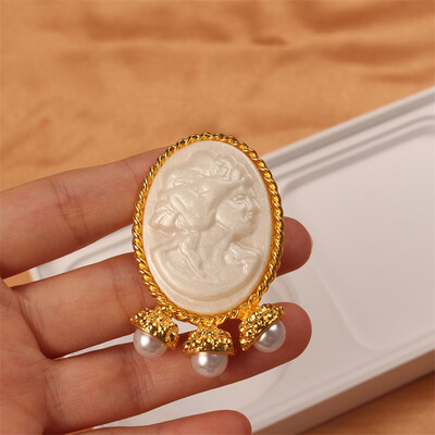 Bájos vintage páva szivárvány medve tündér brossok zöld kristály barokk palota fűző fényes kitűzők parti bankett ékszerek