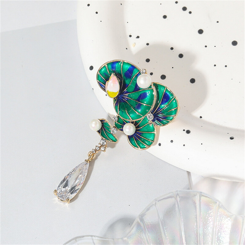 Rhinestone Waterdrop Tassel Green Lotus Flower Καρφίτσες για Γυναικείες Κομψές καρφίτσες κοστουμιού με φύλλα Lotus Φυτό σήμα Μόδα κοσμήματα