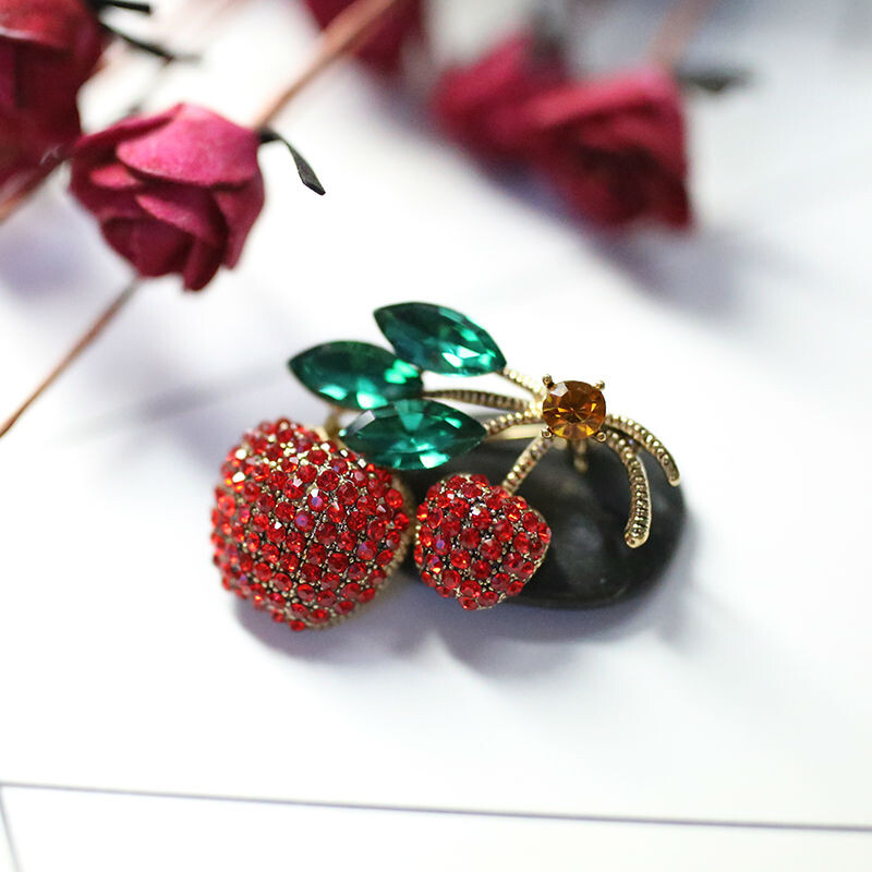 VEYO vörös cseresznye strasszos kristály brossok női divat ékszerek sáltű jelmez ékszerek