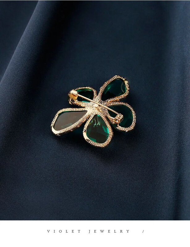 Divat nagy zöld kristály virágos melltűk nőknek, női parti ékszerek, ajándékok, retro stílusú brossok