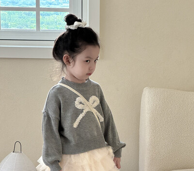 Pulóverek lány őszi koreai csípős pulóver Gyermekruházat Hímzés Rövid Könnyű Kötés 2024 Laza Egyszerű Kerek Gallér