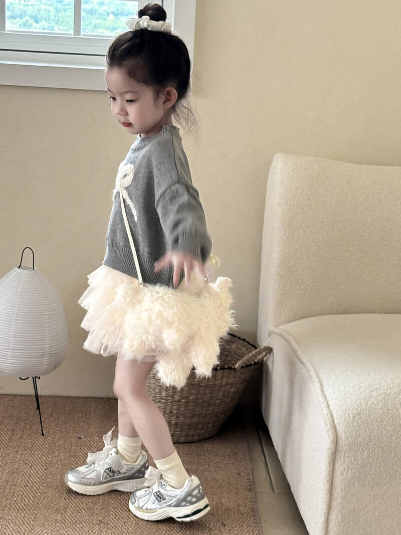 Pulóverek lány őszi koreai csípős pulóver Gyermekruházat Hímzés Rövid Könnyű Kötés 2024 Laza Egyszerű Kerek Gallér