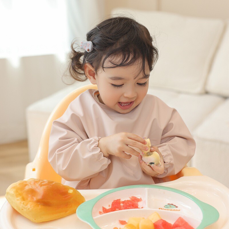 Jauni bērnu barošanas priekšauti ar garām piedurknēm bērnu priekšauti ar kabatu, pilnībā nosedzāmu bērnu kleitu ar maisiņu, ūdensnecaurlaidīgs, garām piedurknēm