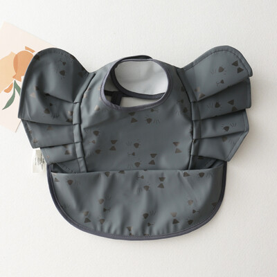 INS Nordic Style Baba előke Vízálló rövid ujjú zsebetetővel Vízálló előke Könnyen tisztítható Aranyos elefánt előke puha PU