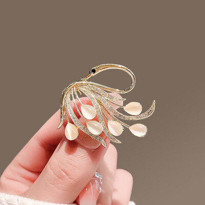 Broșe rafinate cu opal de lebădă de cristal pentru femei Broșă cu strasuri cu animale Ace de îmbrăcăminte cu zirconiu Accesorii de bijuterii de modă