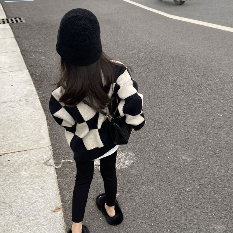 Meiteņu zīdaiņu rudens jauns bērnu šaha galda džemperis 2024. gada pavasara zīdaiņiem, ikdienas daudzpusīgs trikotāžas rūtains džemperis