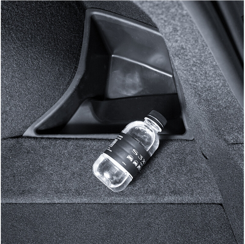 A Tesla Model 3 Highland 2024 tartozékaihoz csomagtartó oldalsó rendszerezőkhez.