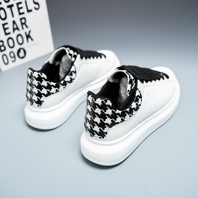 Pantofi albi literari șic Modele de cuplu McQueen 2022 Noua versiune coreeană Pantofi de cuplu de bază Multicolori Disponibili tot anul