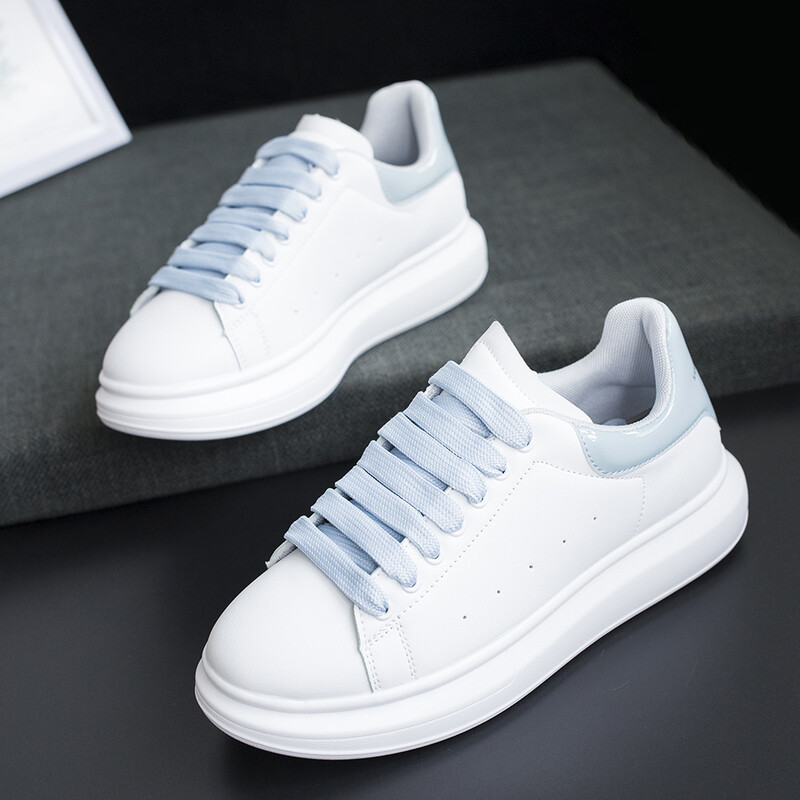 Pantofi albi literari șic Modele de cuplu McQueen 2022 Noua versiune coreeană Pantofi de cuplu de bază Multicolori Disponibili tot anul