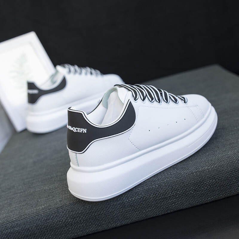 Pantofi albi literari șic Modele de cuplu McQueen 2022 Noua versiune coreeană Pantofi de cuplu de bază Multicolori Disponibili tot anul