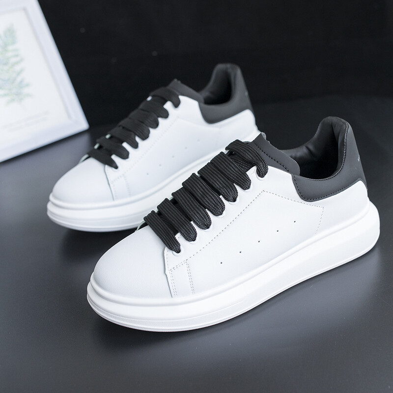 Pantofi albi literari șic Modele de cuplu McQueen 2022 Noua versiune coreeană Pantofi de cuplu de bază Multicolori Disponibili tot anul