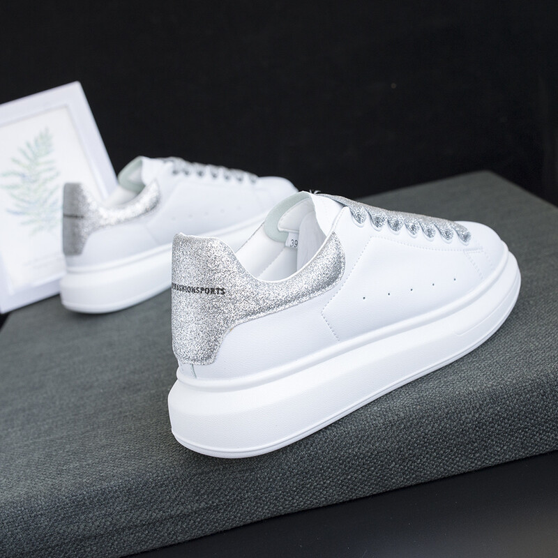 Pantofi albi literari șic Modele de cuplu McQueen 2022 Noua versiune coreeană Pantofi de cuplu de bază Multicolori Disponibili tot anul