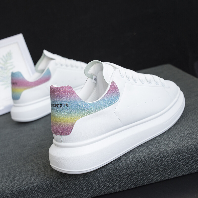 Pantofi albi literari șic Modele de cuplu McQueen 2022 Noua versiune coreeană Pantofi de cuplu de bază Multicolori Disponibili tot anul