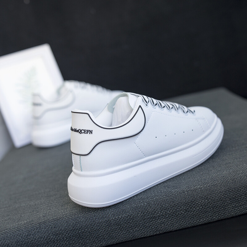 Pantofi albi literari șic Modele de cuplu McQueen 2022 Noua versiune coreeană Pantofi de cuplu de bază Multicolori Disponibili tot anul