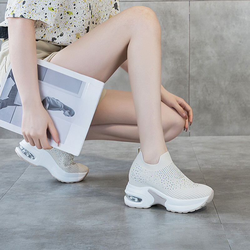 Air Mesh Platforma Tenisice Wedge Crystal Cipele Bijelo crne Povećana visina Visoka peta za žene Slip on cipele Vulkanizirano Novo