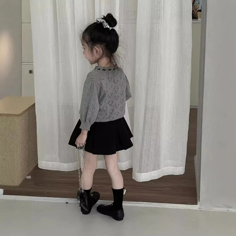 Džemper Djevojčica Korejski slatki jasen Izdubljeno pletenje Puf rukavi za bebe Jednostavna moda 2024. Široka dječja odjeća na pruge