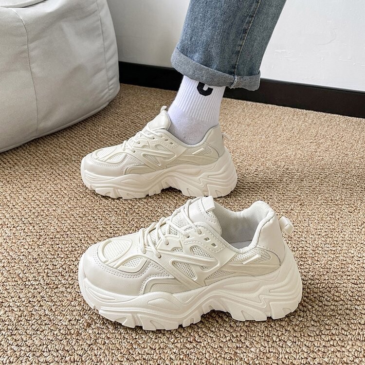 2024-es hálós női fehér, alkalmi női vulkanizáló tornacipő Légáteresztő sport gyalogos futóplatform vastag talpú lapos cipő Q22