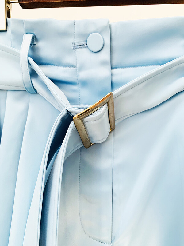 HIGH STREET Najnoviji modni dizajnerski set odijela za pistu iz 2024. Ženska satenska jakna sa kratkim rukavima, komplet kratkih hlača s remenom, 2 komada