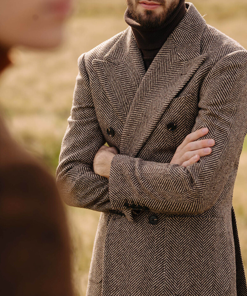 Elegáns halszálkás férfi esküvői öltönyök csúcsos hajtókás duplasoros szmoking vőlegénynek Blézer nadrág party üzleti szett