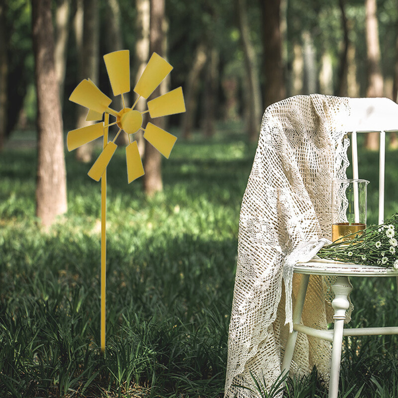 Forgó szélmalom Pasztorális Plug-in Udvari Park Dekoratív fém kézműves díszek 23,5cm*18cm*66cm Kerti szélmalom dekoráció