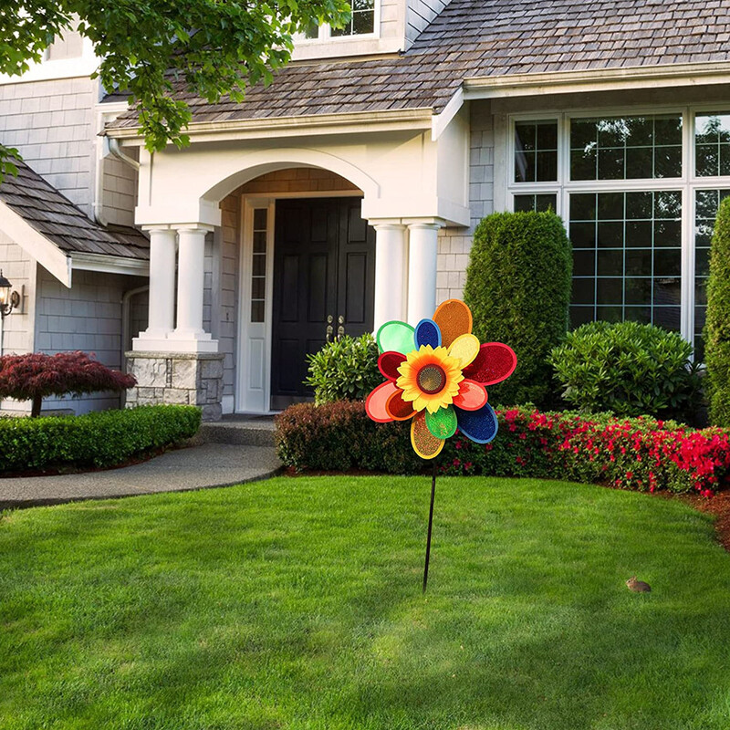 Divslāņu saulespuķu formas vējdzirnavu dārza parka āra dekorācijas izkārtojums Pinwheels Krāsainas fliteras vējdzirnavas ballīšu dārzam