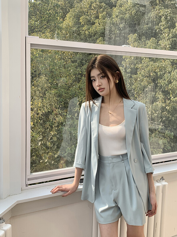 2024 nyári kétrészes szett irodai női öltöny dzseki és rövidnadrág nadrág női 2 részes ruhák vékony blézerhez passzoló szettek