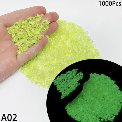 1000 gab. Mirdzums tumsā dārzā oļi kvēlo akmeņi āra dārza oļi zivju tvertņu celiņi celiņš iekšpagalms zāliena dekors mirdzums grants