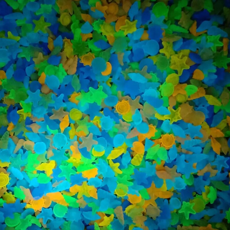 100 de bucăți pietre strălucitoare stele de mare luminoase în formă de scoici strălucitoare în pietricele întunecate pentru grădină acvariu rezervor de pește peisaj de piscină