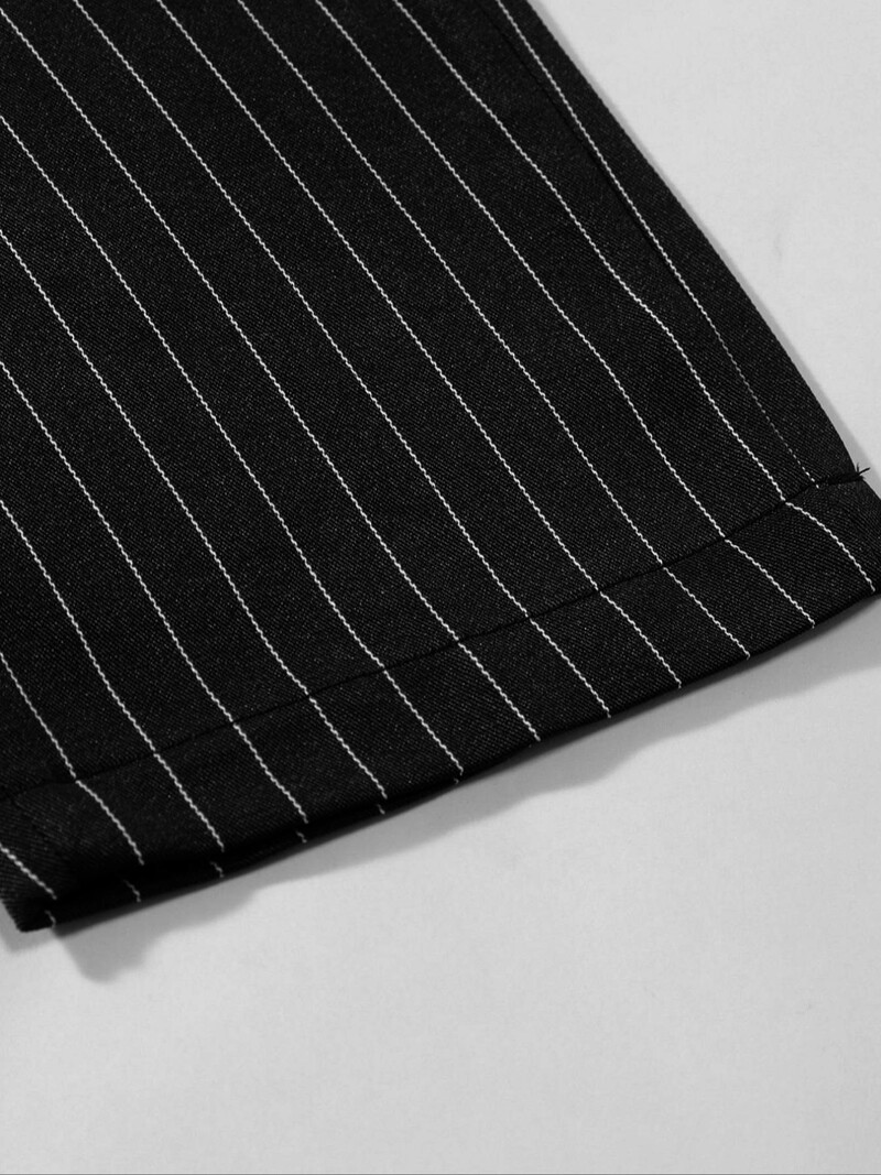 2 részes férfi könnyű üzleti stílusú, egysoros, csíkos öltöny szett, nem nyúló blézer és nadrág együttes ünnepi alkalmakra