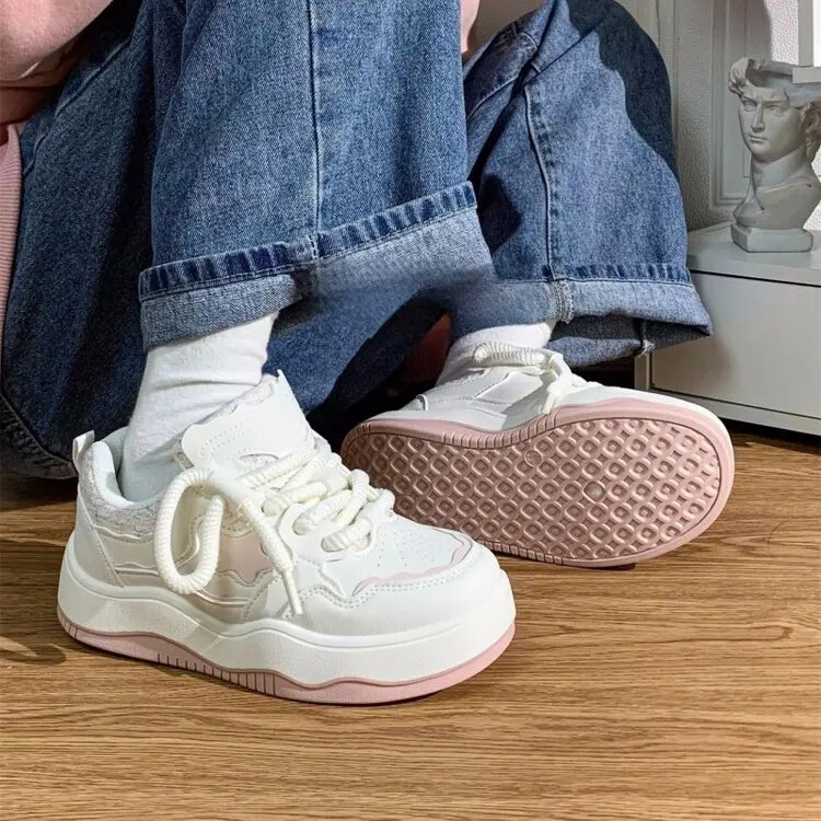 2024 tavaszi és őszi új alkalmi divat cipő deszka cipő Koreai változata diákok villám puha talpa kis fehér cipő