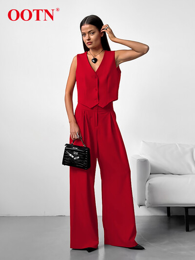 OOTN Crveni uredski ženski kompleti dvodijelnih hlača Sakoi Prsluk i plisirane hlače Ženska odjeća Kauzalna modna odijela s hlačama Ljeto 2024.