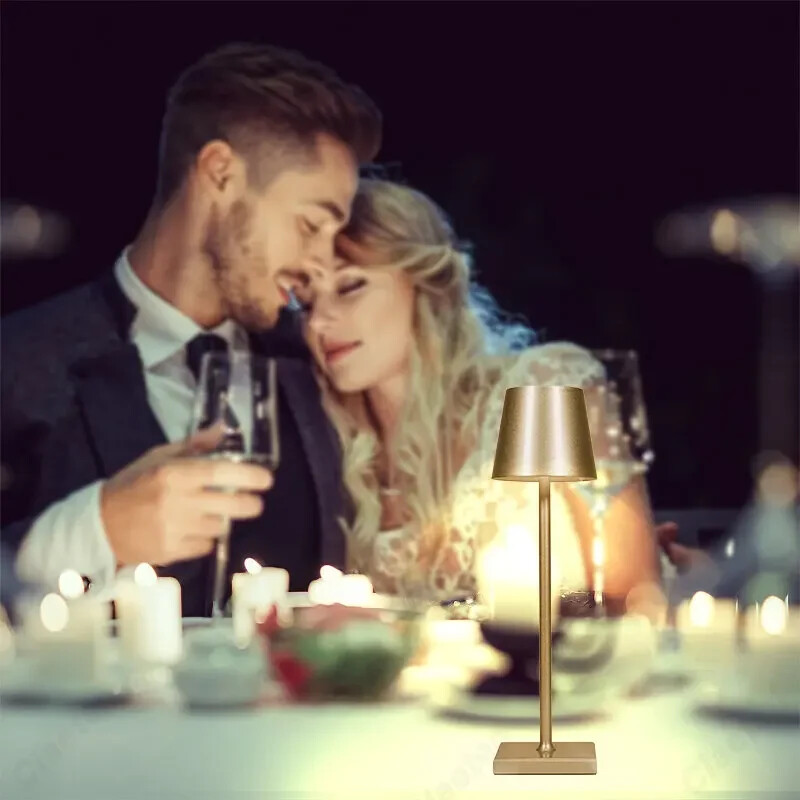 Hotelska bežična USB punjiva stolna svjetiljka Poldina Vodootporna stolna svjetiljka s prekidačem na dodir za spavaću sobu Hotelska dnevna soba Restoran