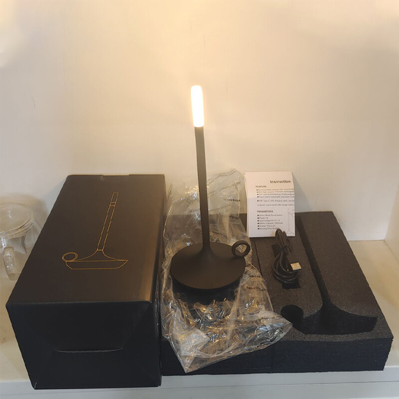 Punjiva bežična svjetiljka na dodir Stolna svjetiljka za dekoraciju Svijeća Topla noćna svjetla Prijenosna noćna lampa za kampiranje LED stolna svjetiljka