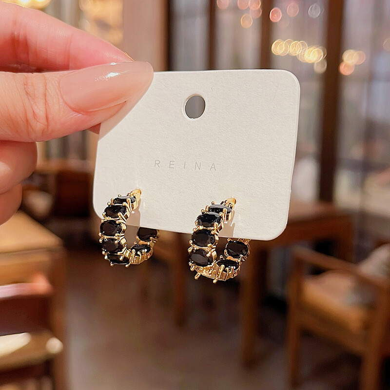 Ezüst tűs női temperamentum fekete cirkon kerek fülbevaló női könnyű, luxus fülbevaló csúcsminőségű dizájnnal