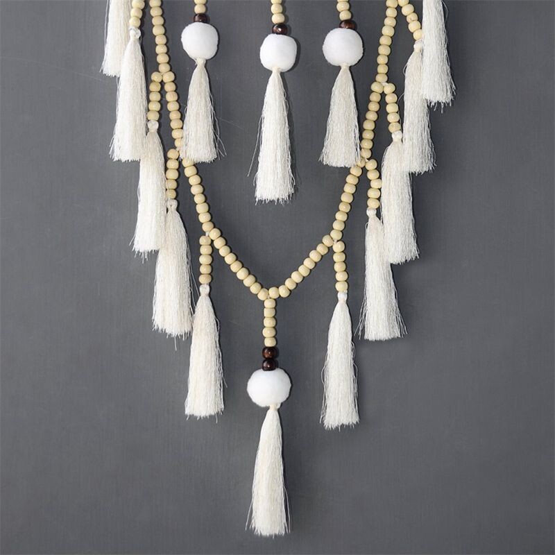 Makramé falra akasztható álomfogó nagy természetes szőrlabda (gyöngyök bojtárral)