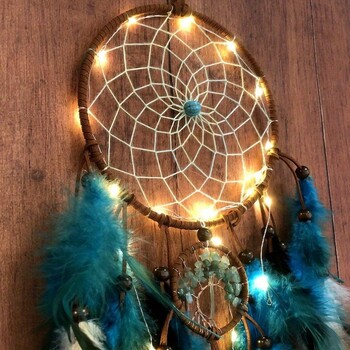 1PC Blue Life Tree Dream Catcher Net, ръчно изработен ловец на сънища с пера и приказни светлини, стенен декоративен