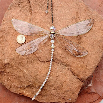 Crystal Dragonfly Suncatcher Dreamcatcher Висяща луна Sun Catcher за прозорец Rainbow Maker Home Garden Decor Сватба Коледа