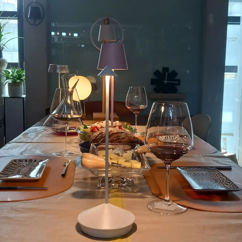 Radoša uzlādējama galda lampa ēdamistabai pieskāriena Led viesnīcas bārs kafija Pina Pro galda lampa Lampada Da Tavolo dekoratīvā galda lampa