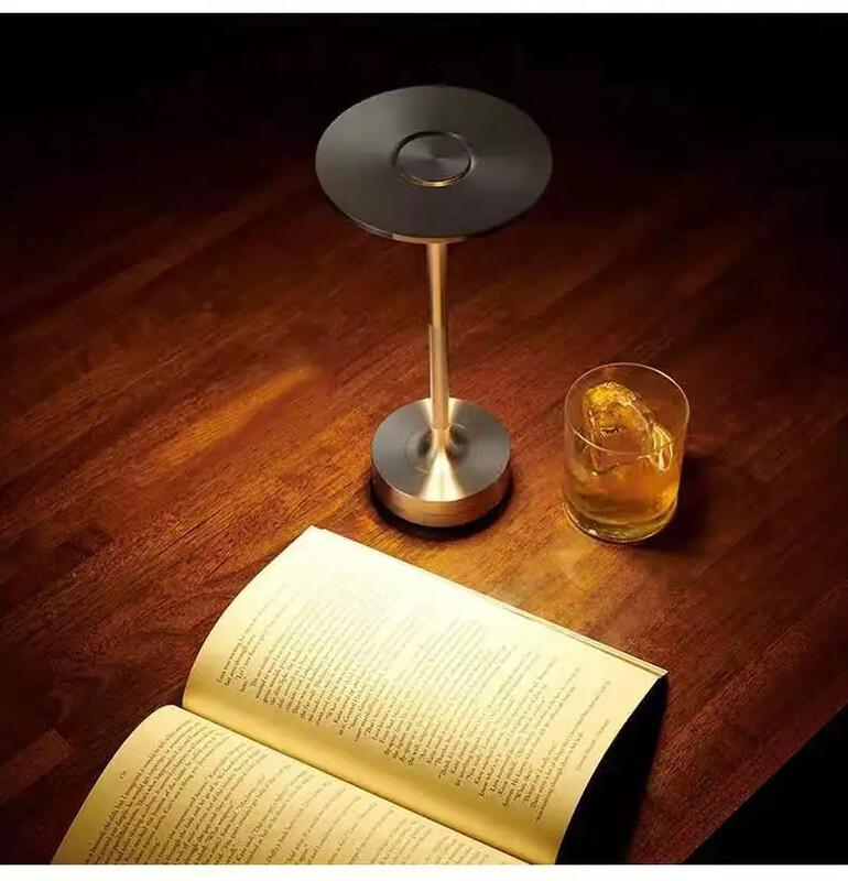 Egyszerű töltő Asztali lámpa Étterem Bár Asztali lámpa Tompító Atmoszféra Retro Hordozható Töltő Touch USB Asztali lámpa