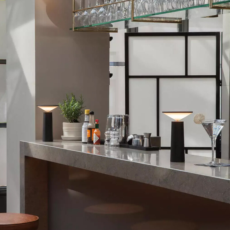 Kūrybingas minimalistinis miegamojo išmanusis stalinis šviestuvas USB įkrovimas akrilinis jutiklinis pritemdymas svetainės interjero dekoravimas naktinė šviesa