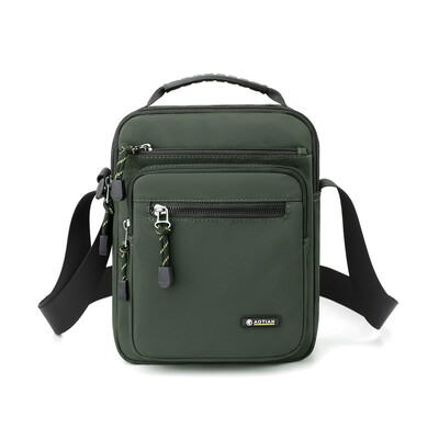 2024 új férfi válltáskák Crossbody táska többfunkciós férfi alkalmi kézitáskák kis férfi utazó táskák