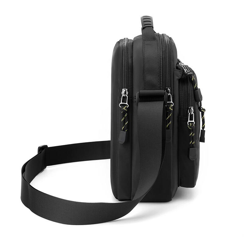 2024 új férfi válltáskák Crossbody táska többfunkciós férfi alkalmi kézitáskák kis férfi utazó táskák
