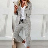 Lady Outfit szett Slim Fit, kétrészes, nyitott öltésű női blézernadrág szett OL Style női blézernadrág szett üzleti útra