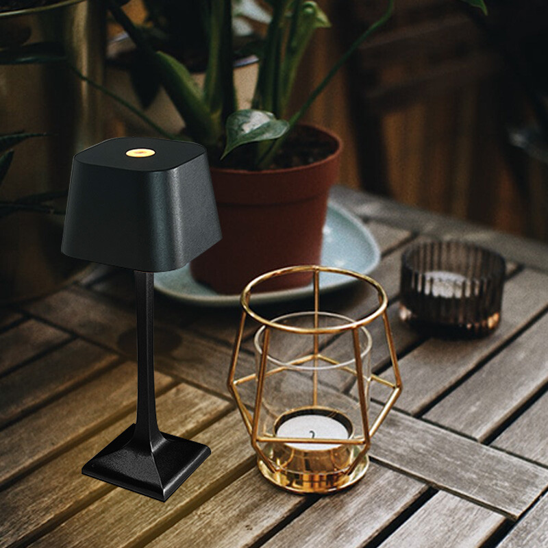 Taaslaetav juhtmevaba magamistoa voodikaunistus lihtne metallist puutetundlik LED-laualamp loomingulise atmosfääri lamp