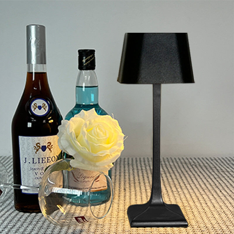 Taaslaetav juhtmevaba magamistoa voodikaunistus lihtne metallist puutetundlik LED-laualamp loomingulise atmosfääri lamp