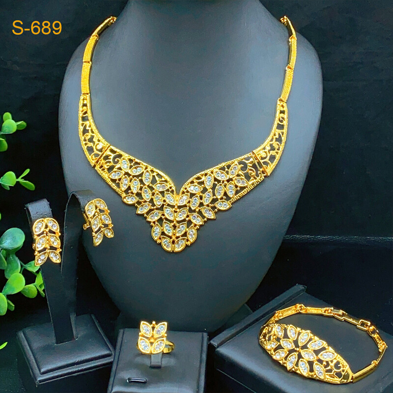 Bijuterii de nuntă din aur din Dubai african Set de bijuterii de mireasă placat cu aur de 24K Cercei de colier Set de patru piese Comert cu ridicata În stoc